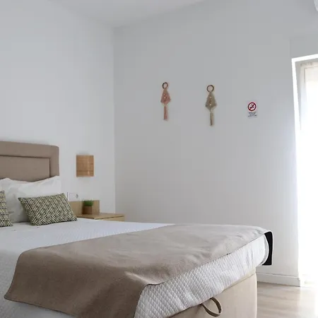 招待所 Curtido House Suits